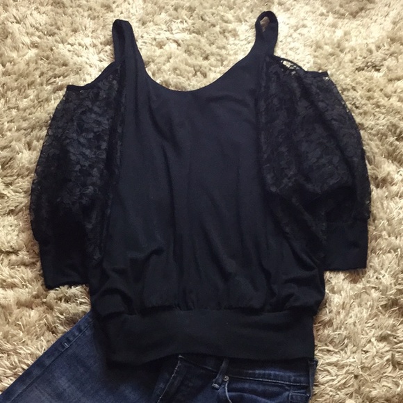 Beautiful Cold Shoulder Top - Picture 2 of 5